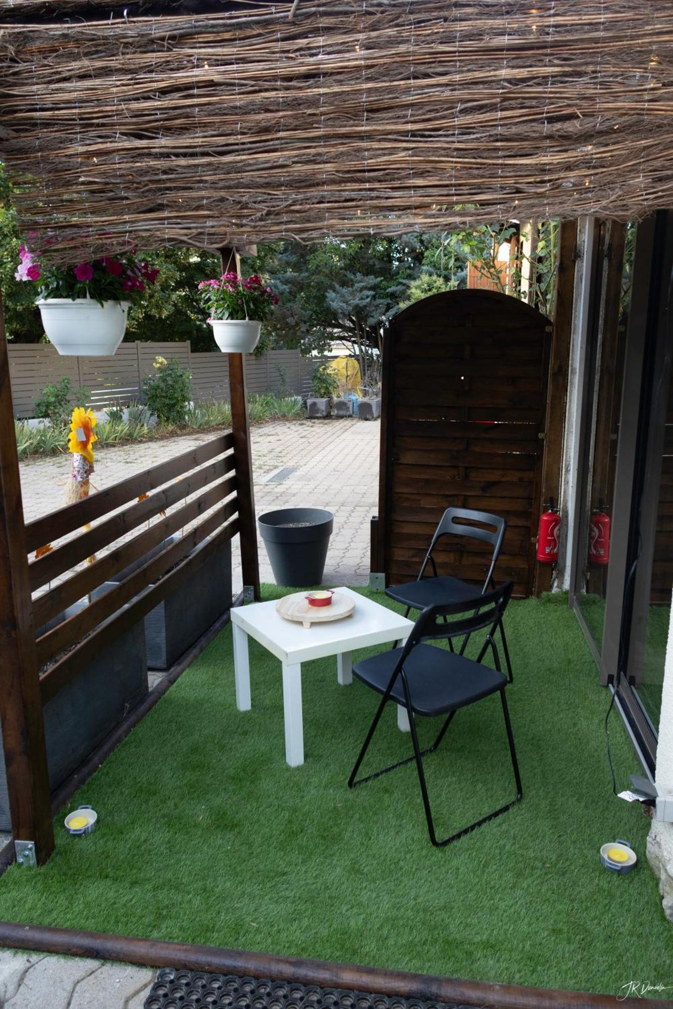 Studio Dans Le Luberon Céreste Exteriör bild