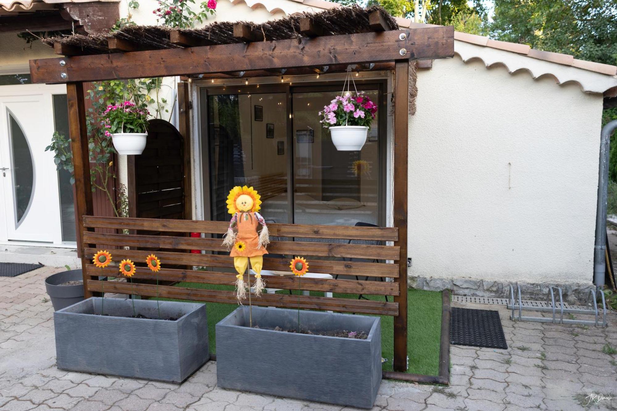 Studio Dans Le Luberon Céreste Exteriör bild