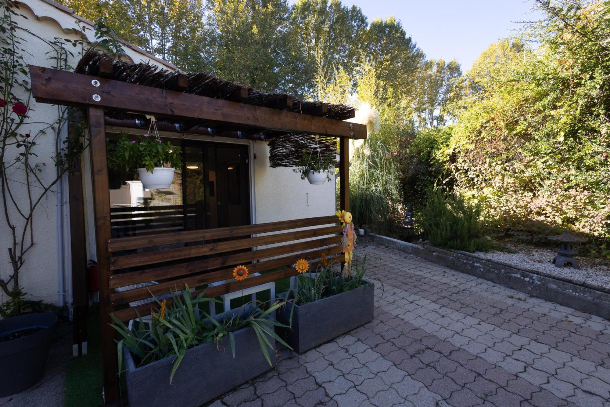 Studio Dans Le Luberon Céreste Exteriör bild