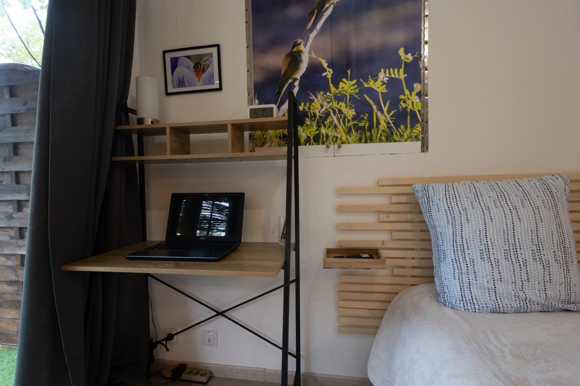 Studio Dans Le Luberon Céreste Exteriör bild