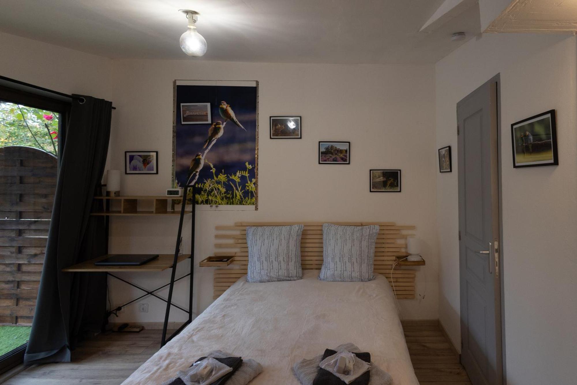 Studio Dans Le Luberon Céreste Exteriör bild